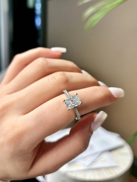 Isla – " 3ct" Radiant Solitaire in 18k Gold with Graduated Band (Ready) - Prime & Pure