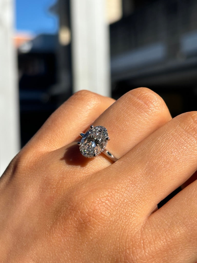 Kahla – " 2.02ct " Oval Solitaire in 18k with Hidden Halo Plain Band - Prime & Pure