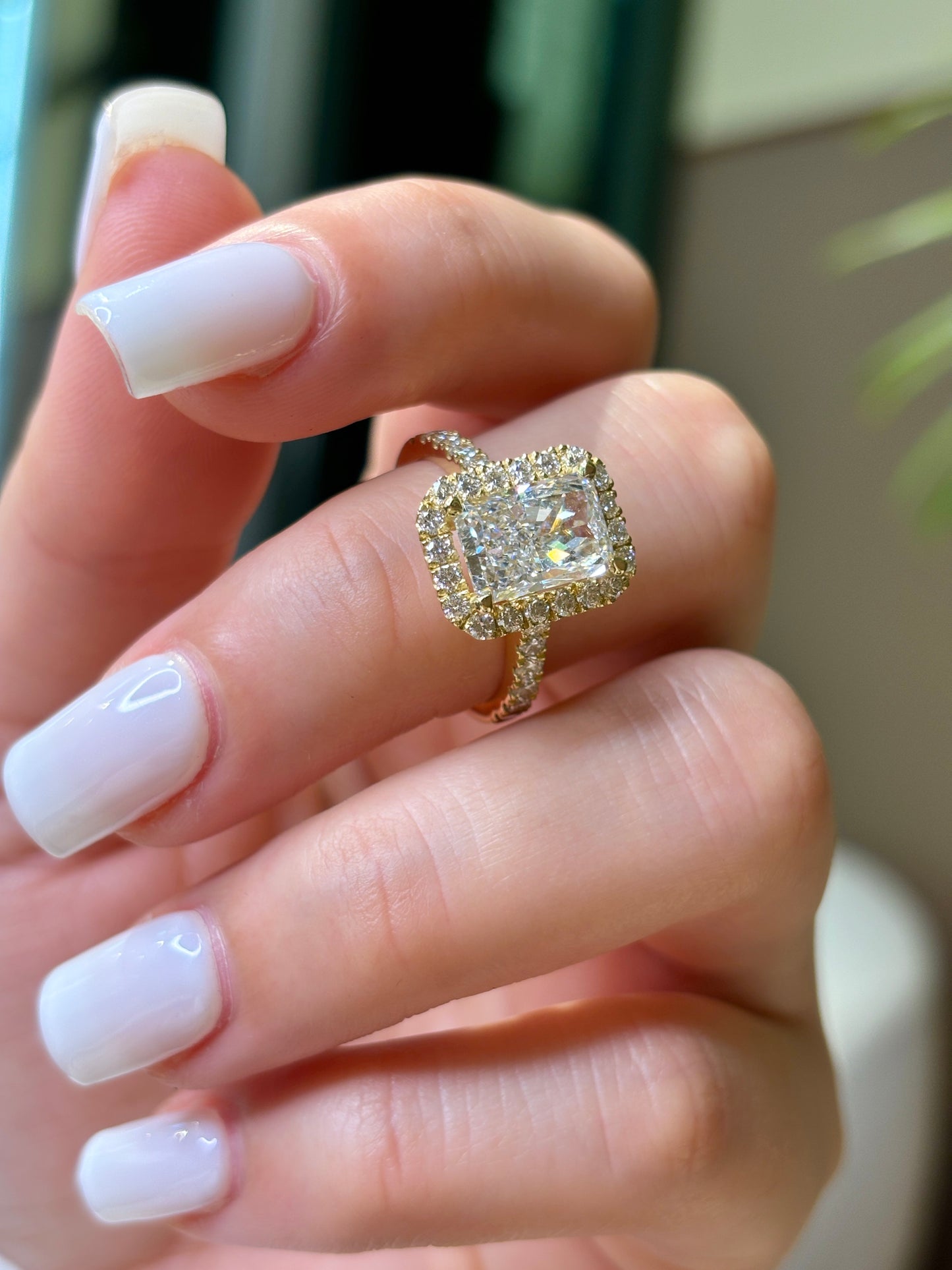 Matilda- " 3ct " Radiant Diamond Ring in 18k Gold With Halo and Pavé Half Set Band (Ready) - Prime & Pure