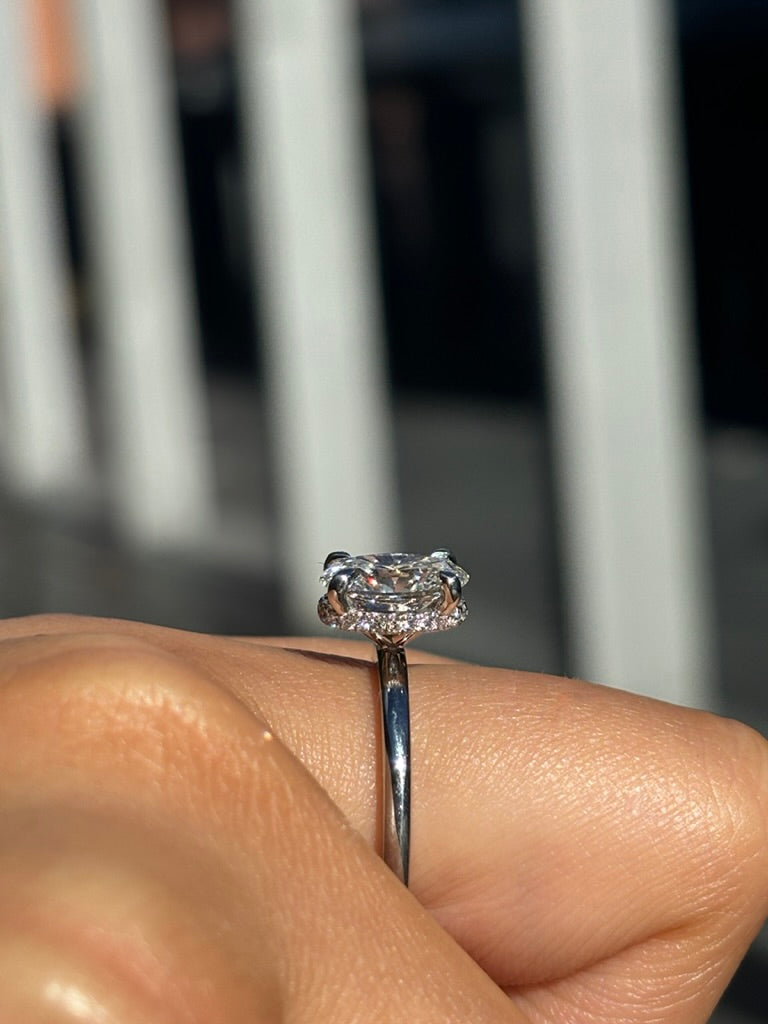 Laura– " 2.5ct " Oval Solitaire in 18k Gold with Hidden Halo Plain Band (Ready) - Prime & Pure