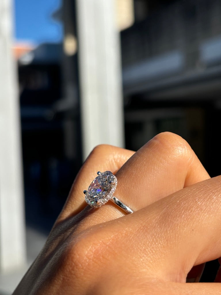 Kahla – " 2.02ct " Oval Solitaire in 18k with Hidden Halo Plain Band - Prime & Pure
