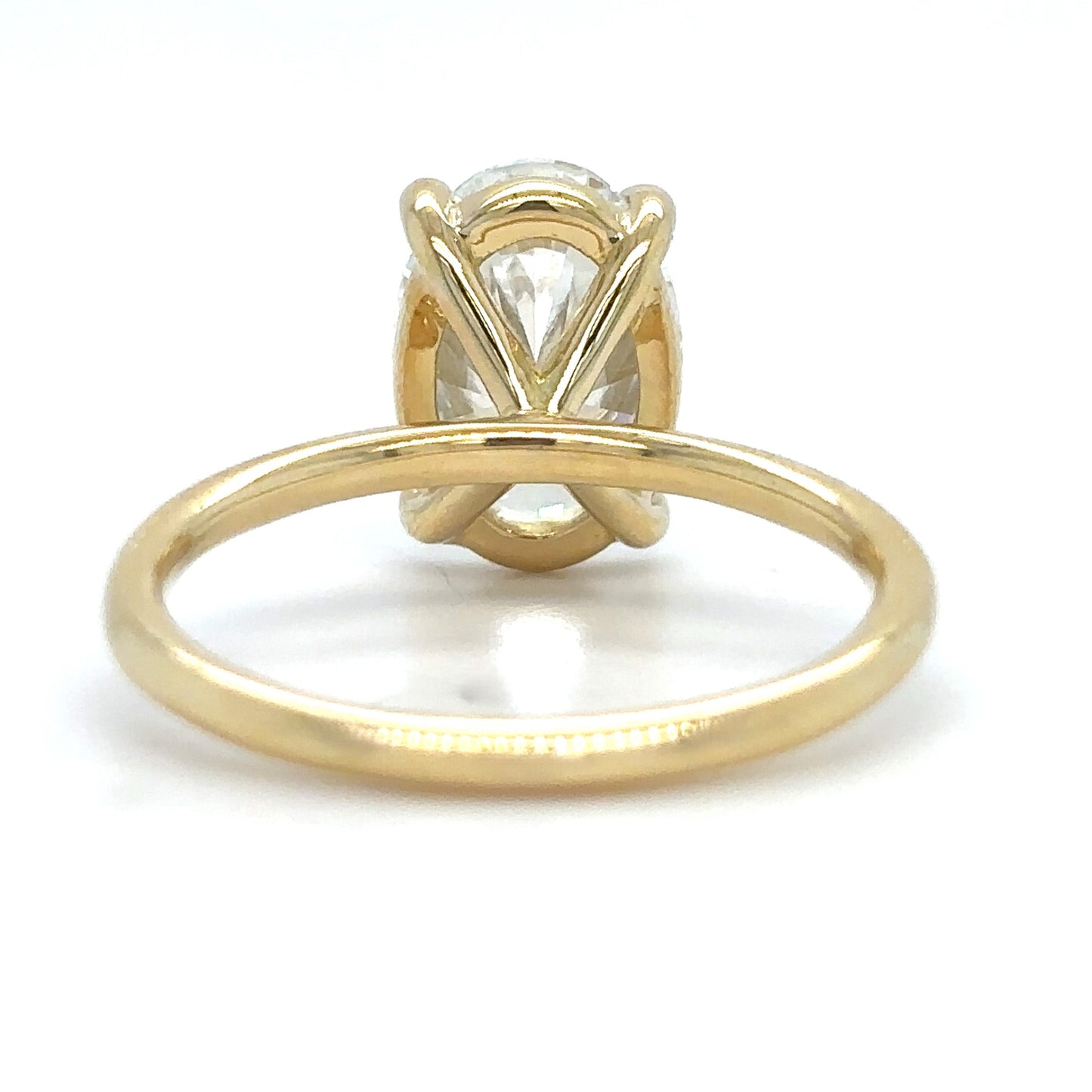 Rachel – " 2.8ct " Oval Solitaire in 18k Gold with 4 Claw Setting and Plain Band - Prime & Pure