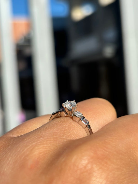 Cataleya- "0.5ct " Round Trilogy in 18k with 4 baguette in bar set (Ready) - Prime & Pure