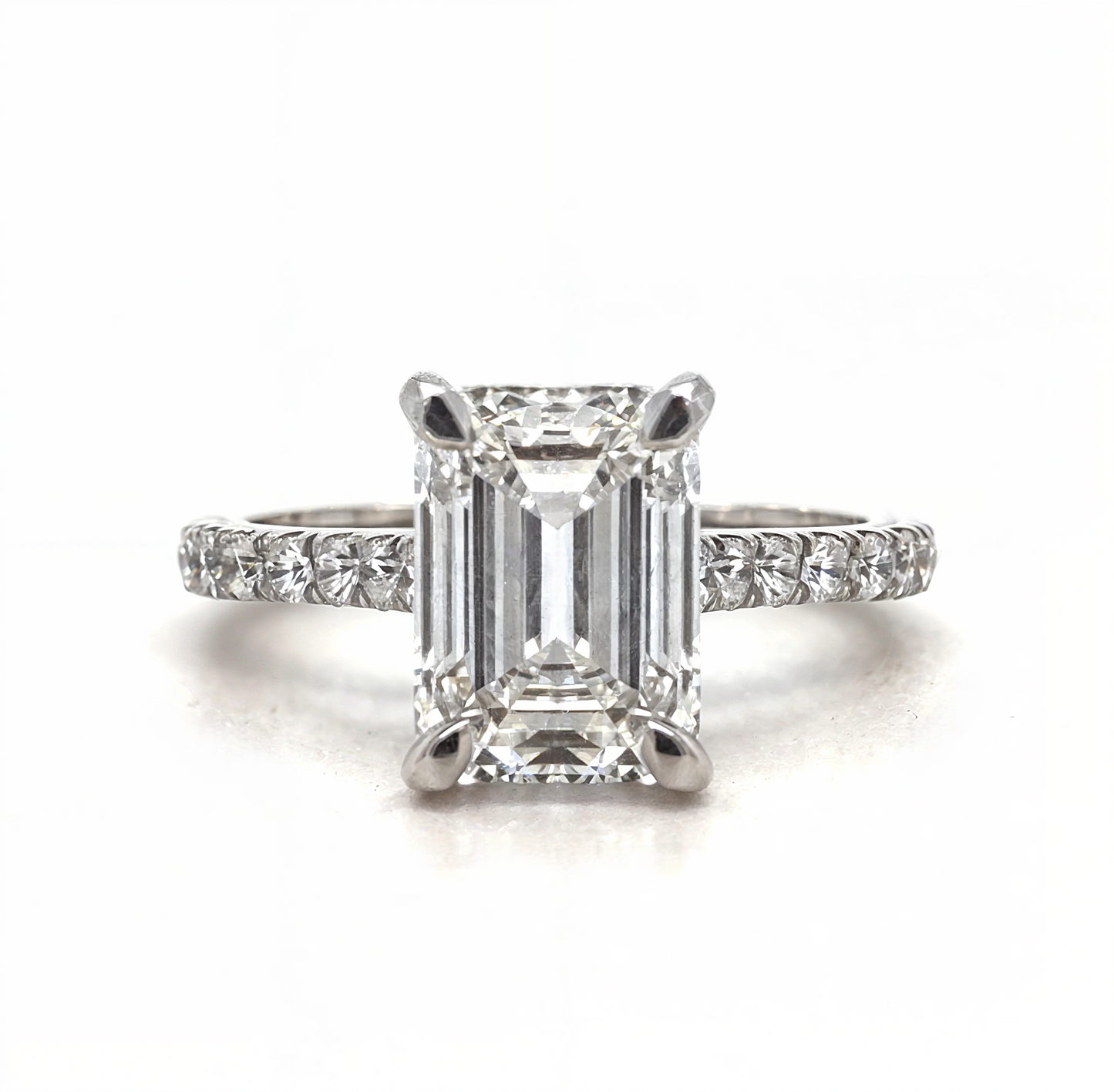 Reya – " 2.5ct " Emerald Solitaire in 18k Gold with Hidden Halo and Pavé (Ready) - Prime & Pure