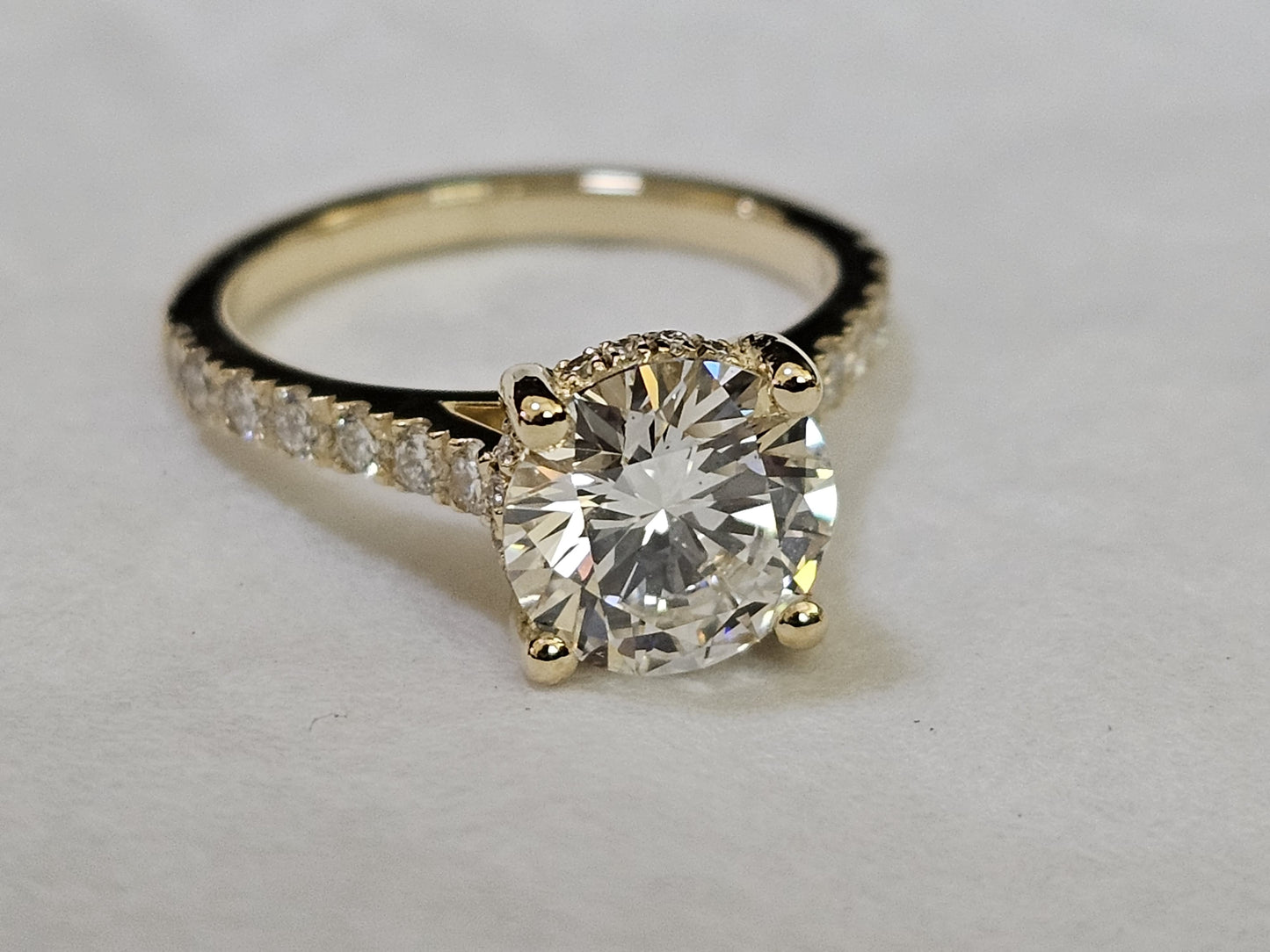 Yindi – " 2ct " Round Solitaire in 18k Gold cathedral setting hidden halo with Pavé Band (Ready) - Prime & Pure