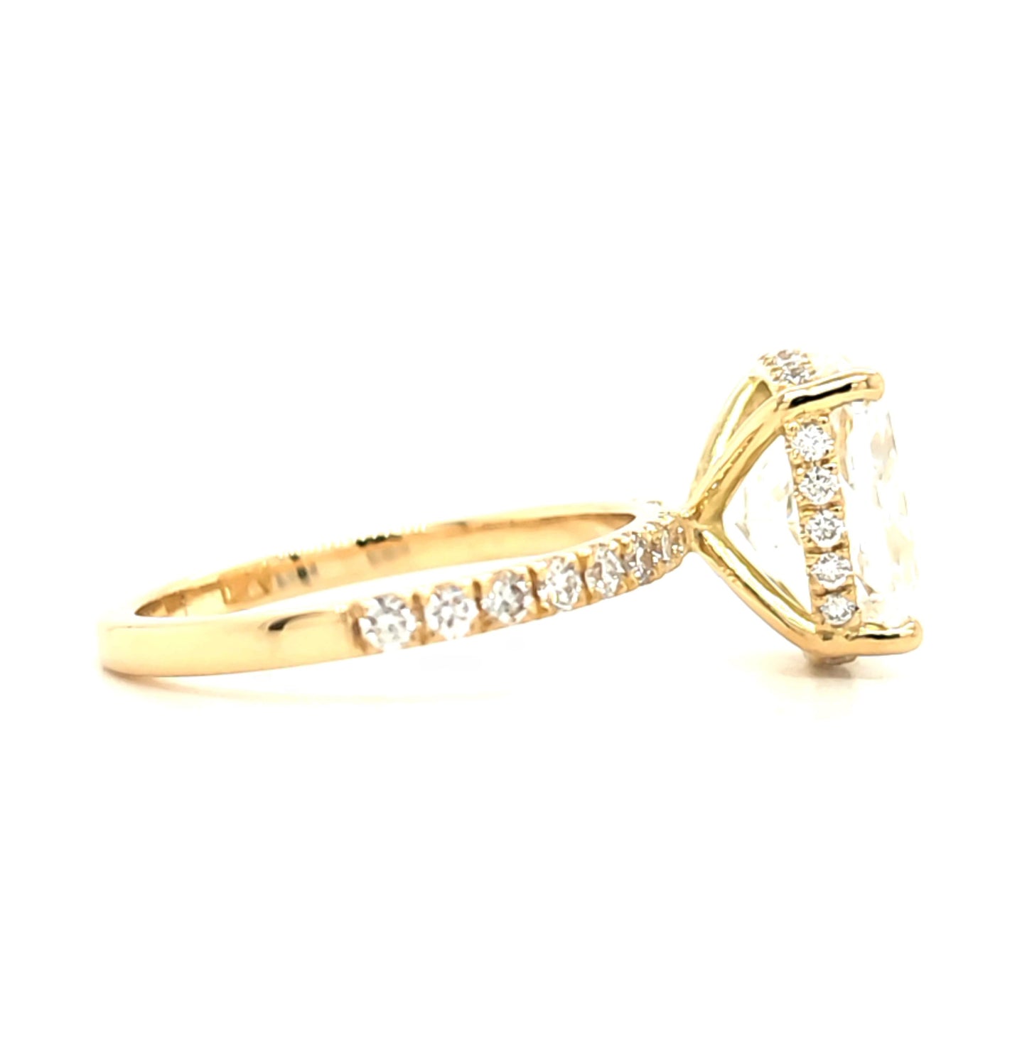 Siena – Cushion Solitaire with Hidden Halo and Pavé Band