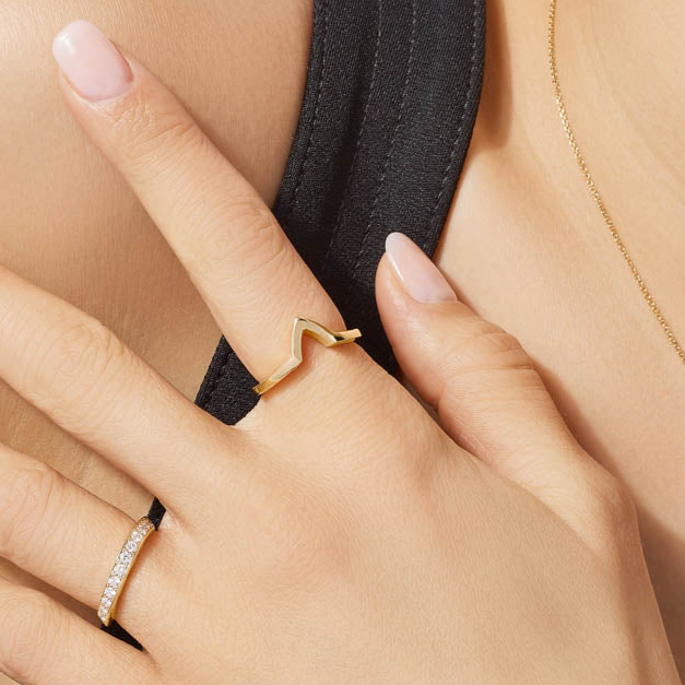 Violette- V-Curved Wedding Ring - Prime & Pure