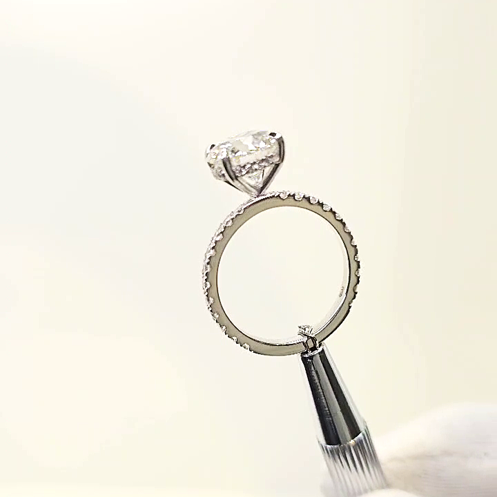 Sasha – " 4ct " Round Solitaire in 18k Gold with Hidden Halo and Pavé (Ready) - Prime & Pure