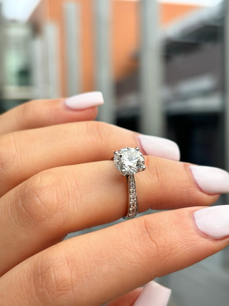 Sky - " 2ct " Round Solitaire in 18k Gold with Graduated Band (Ready) - Prime & Pure