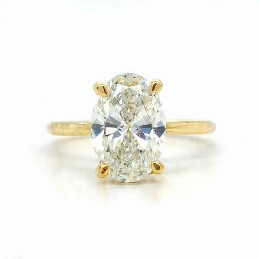 Rachel – " 2.8ct " Oval Solitaire in 18k Gold with 4 Claw Setting and Plain Band - Prime & Pure