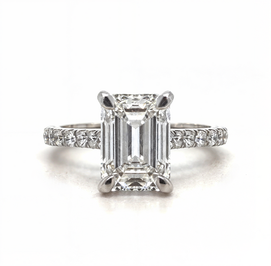 Reya – " 2.5ct " Emerald Solitaire in 18k Gold with Hidden Halo and Pavé (Ready) - Prime & Pure