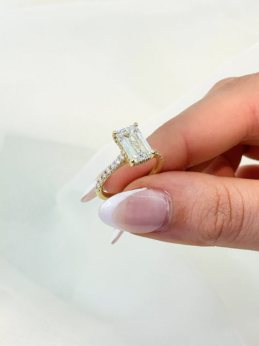Elia – " 3.16ct " Emerald Solitaire in 18k Gold with Hidden Halo and Pavé Band - Prime & Pure