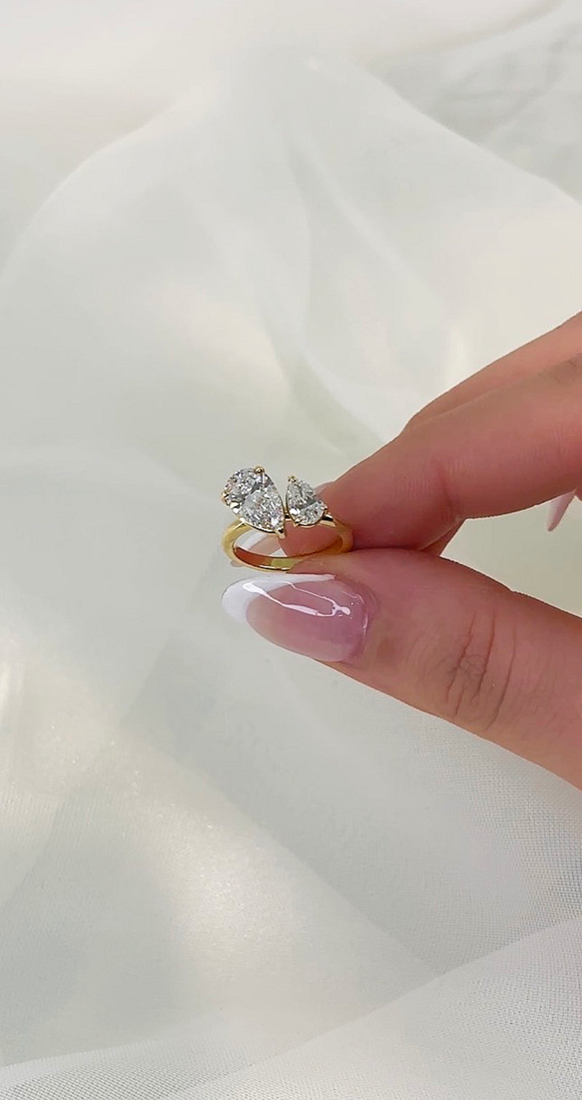 Aria – " 1.5ct and 0.5ct " Double Pears Toi et Moi Engagement Ring in 18k Gold with Plain Band (Ready) - Prime & Pure