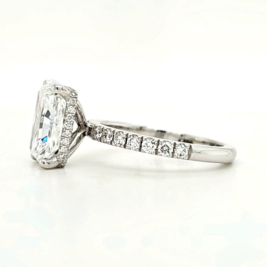 Casey – " 3ct " Radiant Solitaire in 18k Gold with Hidden Halo and Pavé Band (Ready) - Prime & Pure