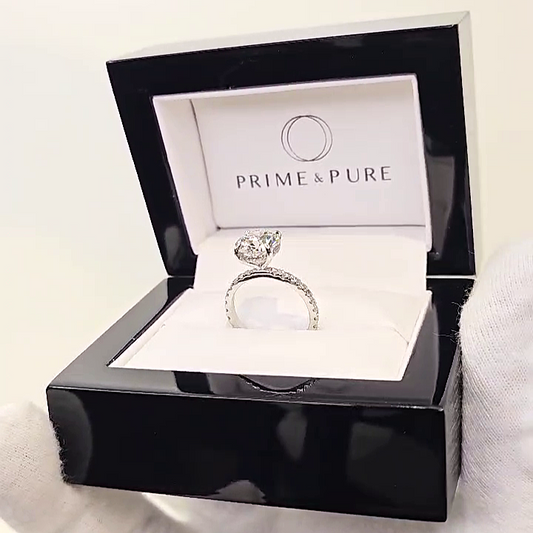 Sasha – " 4ct " Round Solitaire in 18k Gold with Hidden Halo and Pavé (Ready) - Prime & Pure