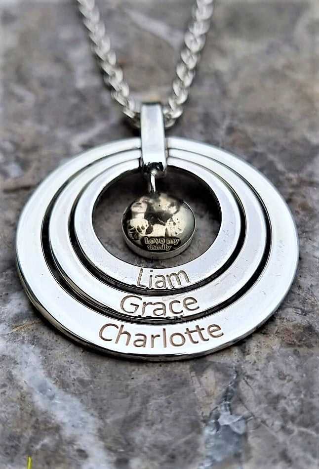 Engraved three name discs Pendant With Picture - Prime & Pure