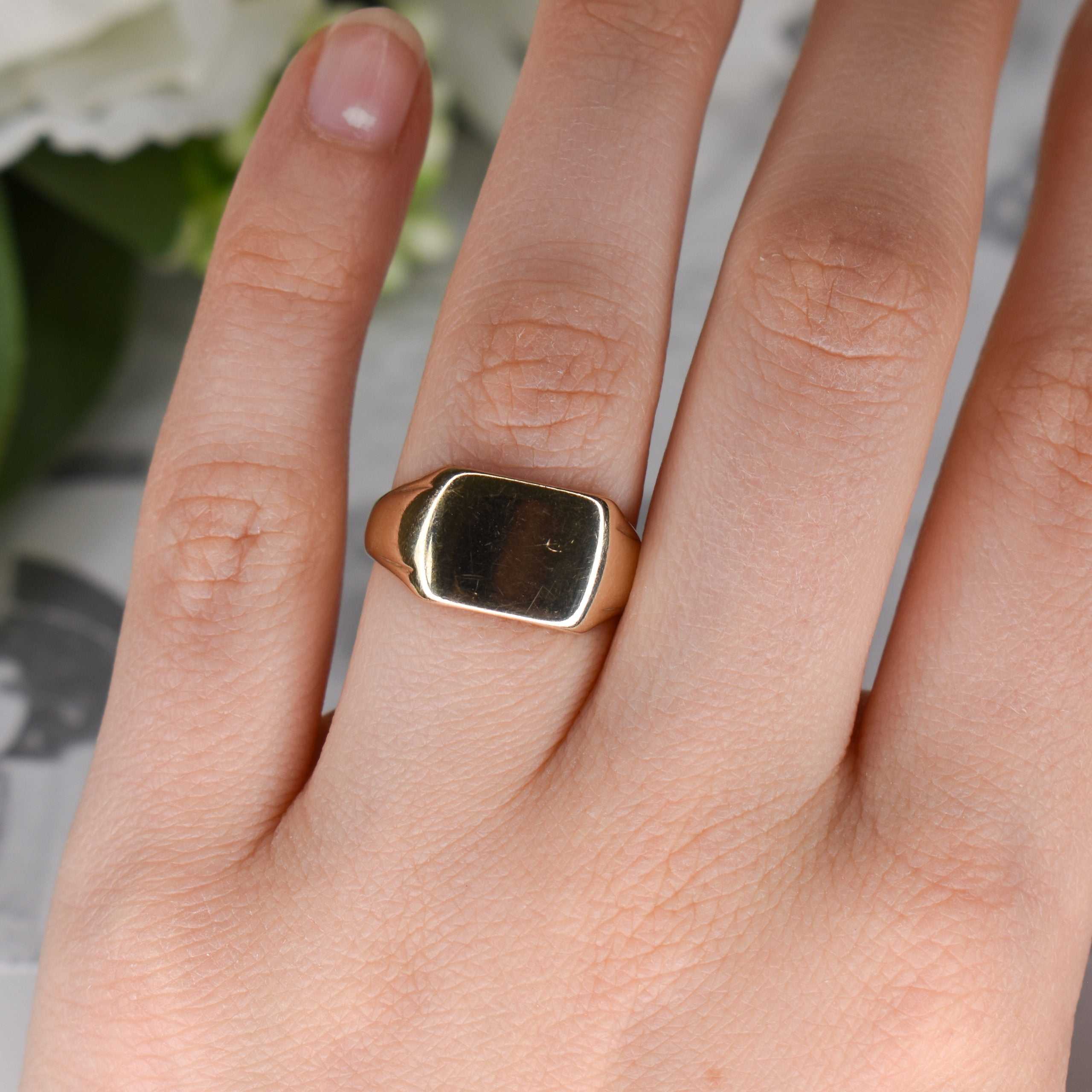 Rectangular signet Ring